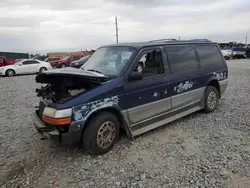 Salvage cars for sale at auction: 1995 Dodge Grand Caravan LE