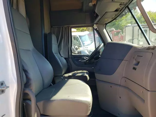 2018 Freightliner Cascadia 125