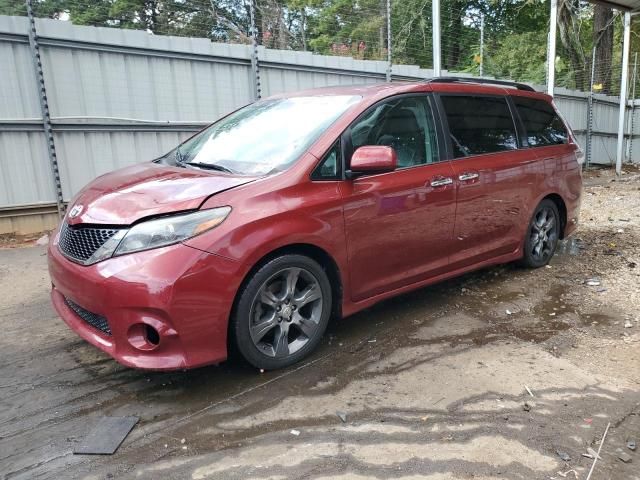 2015 Toyota Sienna Sport