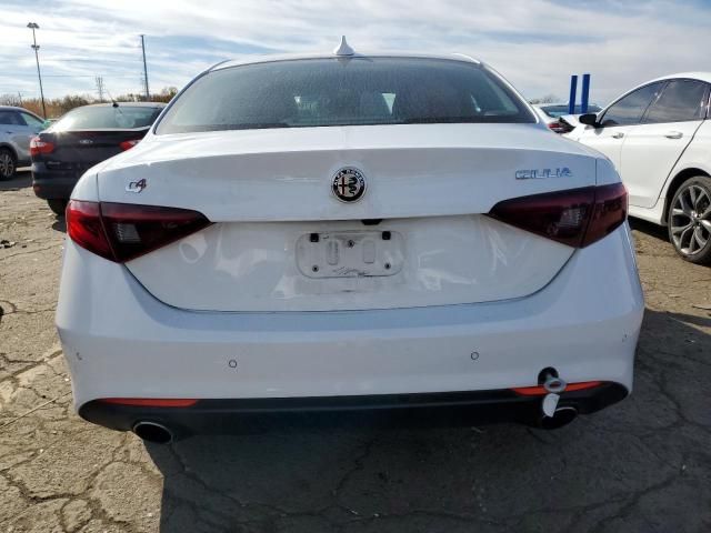 2017 Alfa Romeo Giulia Q4