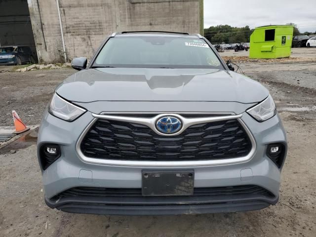 2022 Toyota Highlander Hybrid XLE