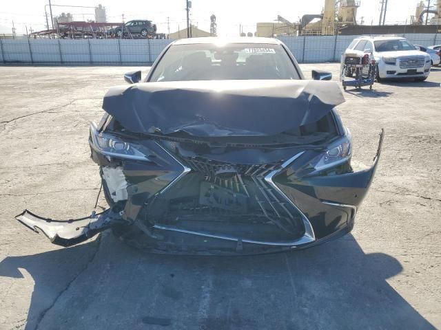 2022 Lexus ES 300H Base