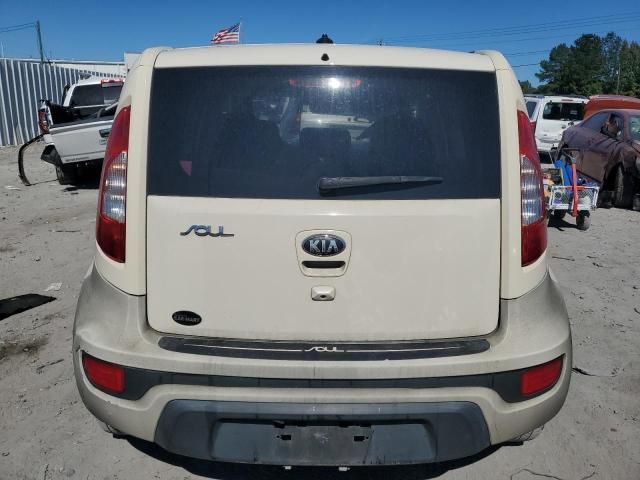 2013 KIA Soul +