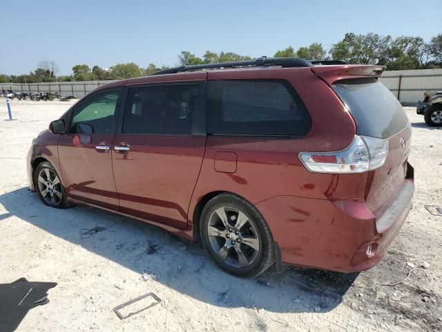 2016 Toyota Sienna SE