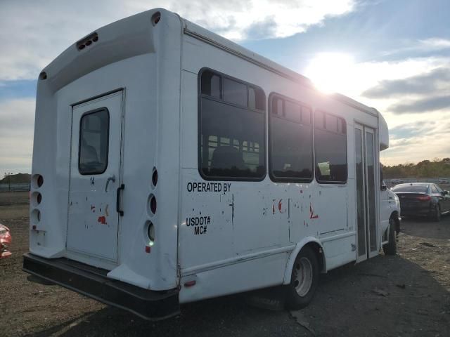 2016 Ford Econoline E350 Super Duty Cutaway Van