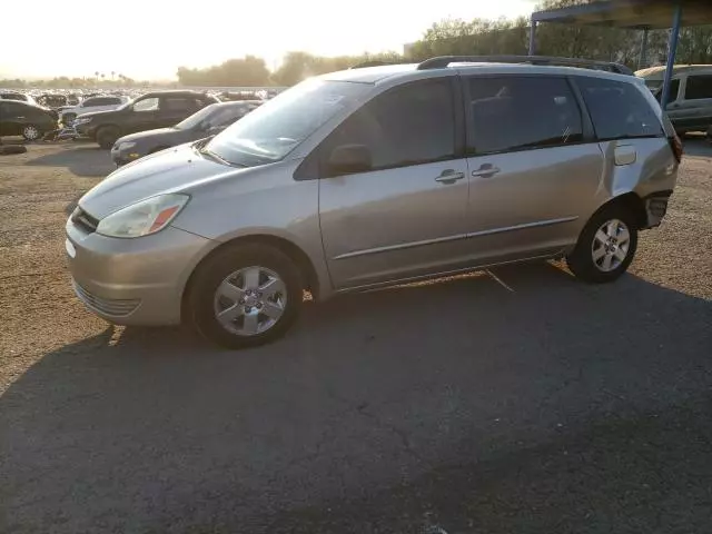 2004 Toyota Sienna CE