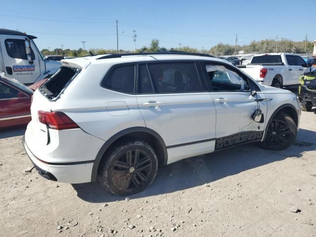 2022 Volkswagen Tiguan SE R-LINE Black