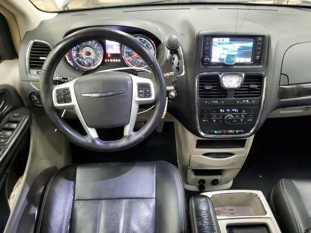 2015 Chrysler Town & Country Touring L