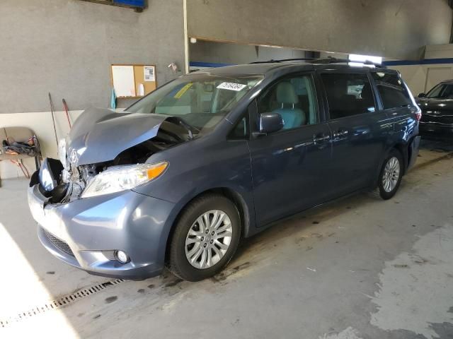 2016 Toyota Sienna XLE