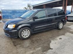 Carros salvage para piezas a la venta en subasta: 2016 Chrysler Town & Country Touring