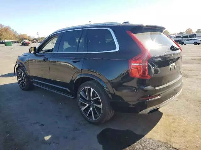 2021 Volvo XC90 T6 Momentum