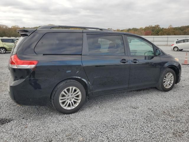 2012 Toyota Sienna XLE