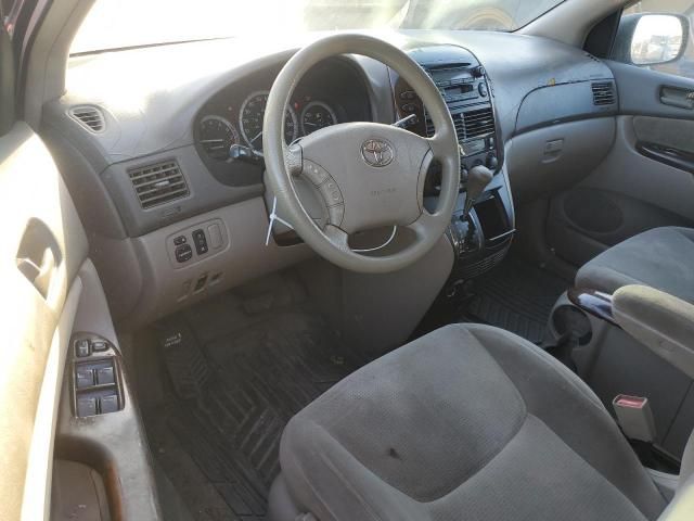 2004 Toyota Sienna CE