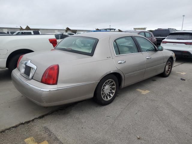 2000 Lincoln Town Car Signature