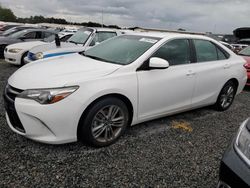 Carros dañados por inundaciones a la venta en subasta: 2016 Toyota Camry LE