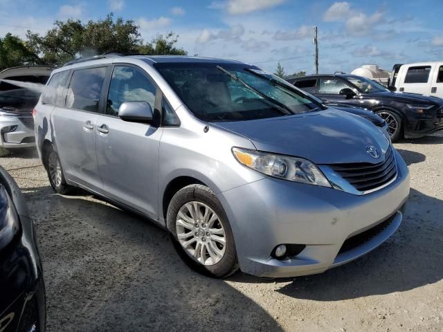 2013 Toyota Sienna XLE