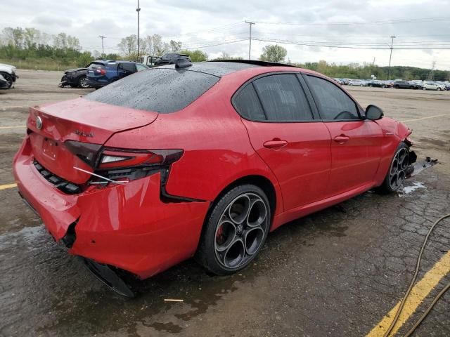 2022 Alfa Romeo Giulia Super