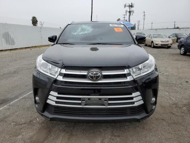 2018 Toyota Highlander SE