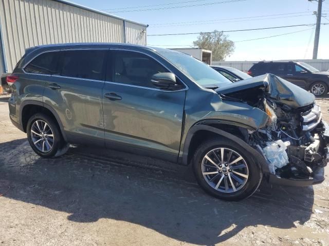 2019 Toyota Highlander SE