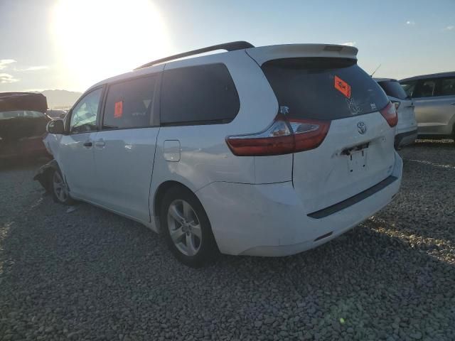 2017 Toyota Sienna LE