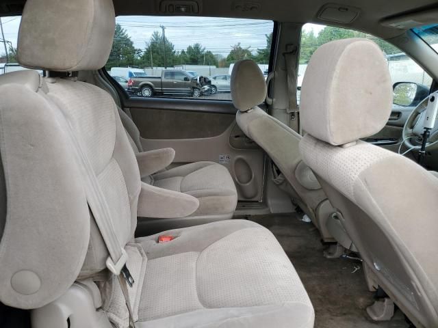 2009 Toyota Sienna CE