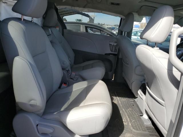 2019 Toyota Sienna XLE