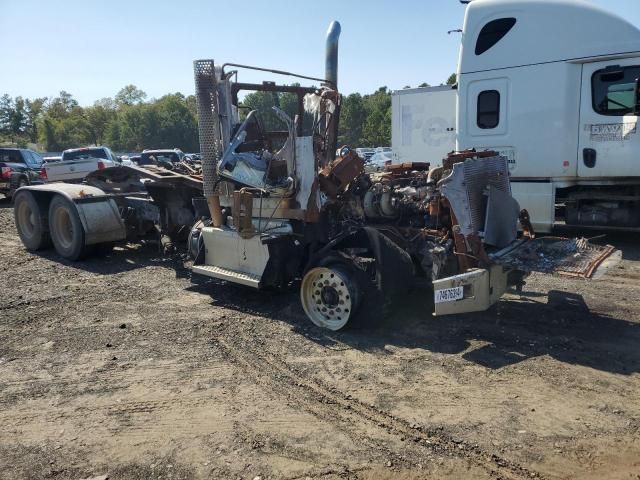 2013 Kenworth Construction T800