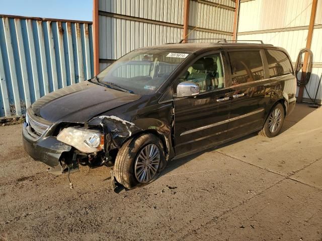 2014 Chrysler Town & Country Touring L