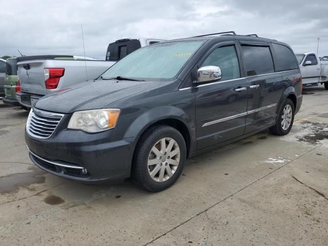 2012 Chrysler Town & Country Touring L