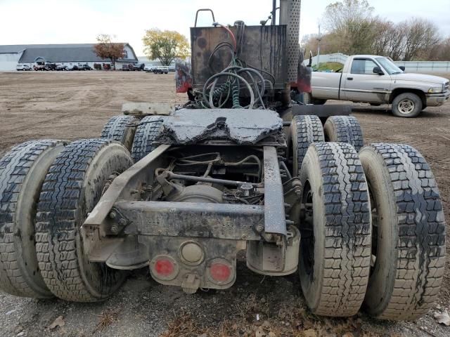 2006 Freightliner Conventional Columbia