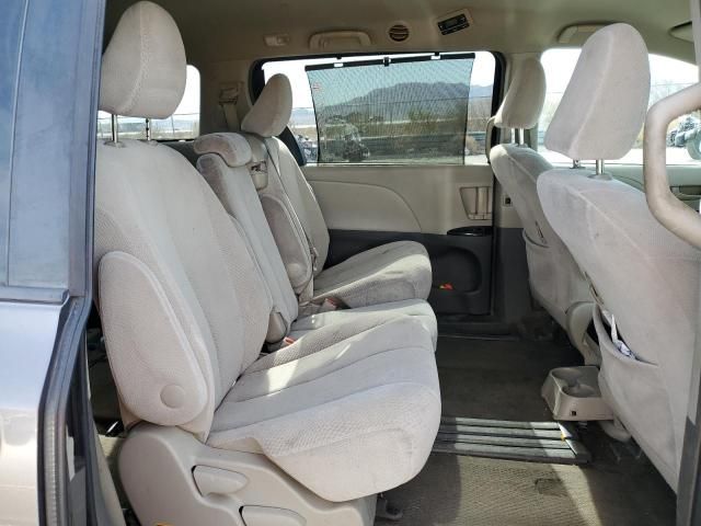 2013 Toyota Sienna LE