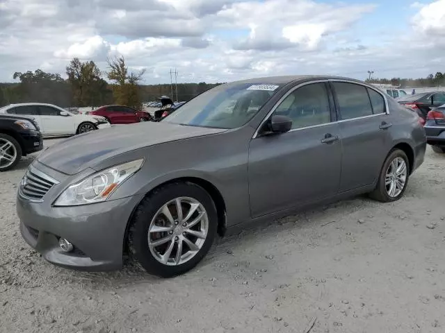 2015 Infiniti Q40