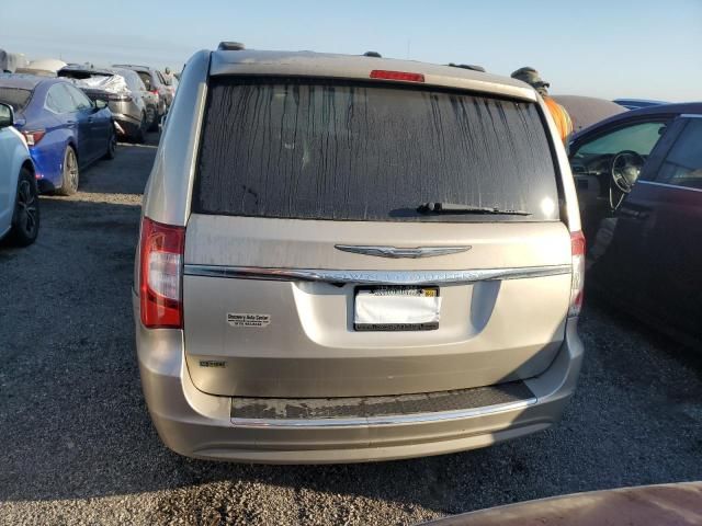 2013 Chrysler Town & Country Touring