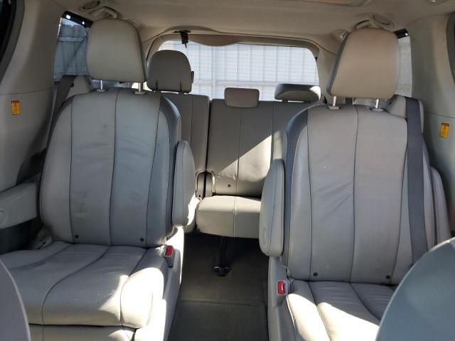 2013 Toyota Sienna XLE