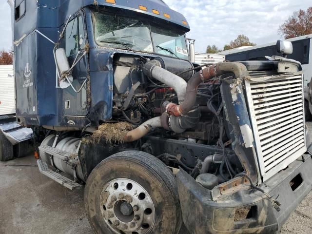 2000 Freightliner Conventional FLD120