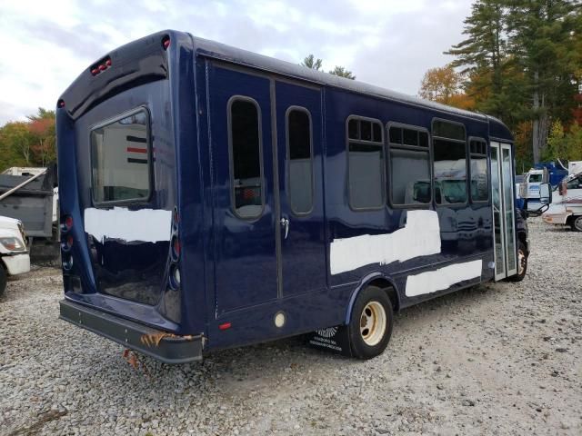 2016 Ford Econoline E450 Super Duty Cutaway Van