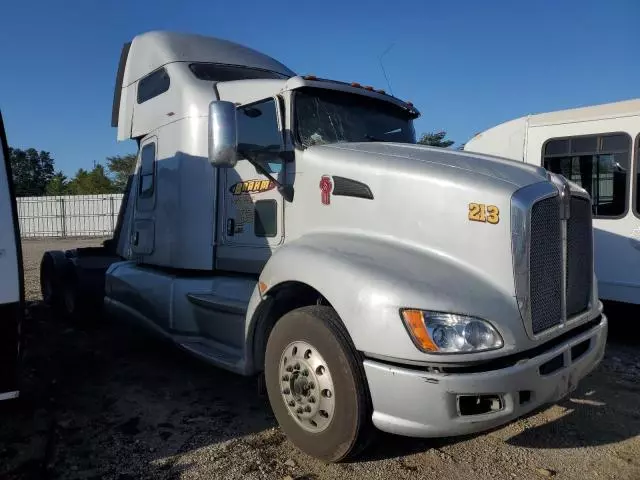 2013 Kenworth Construction T660