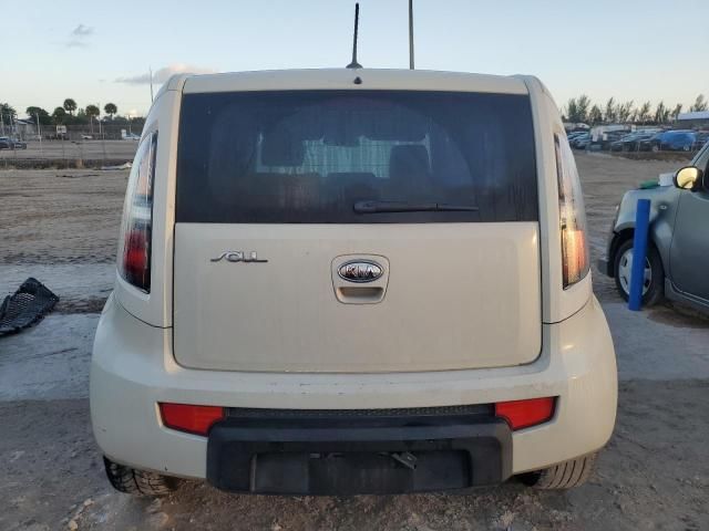 2010 KIA Soul +