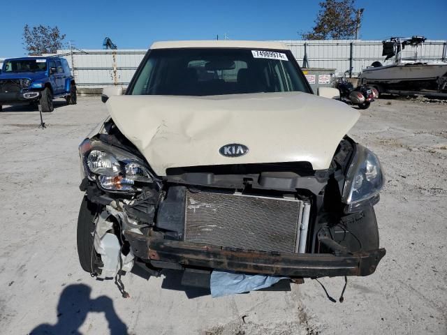 2013 KIA Soul +