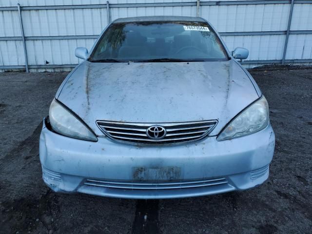 2005 Toyota Camry LE