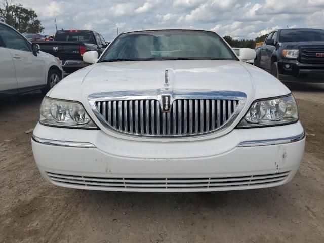 2006 Lincoln Town Car Signature Limited