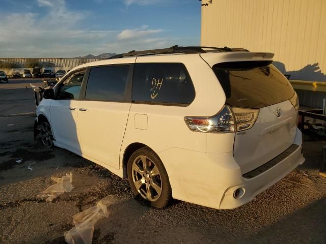 2017 Toyota Sienna SE