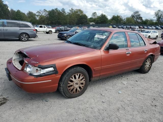 2004 Ford Crown Victoria LX