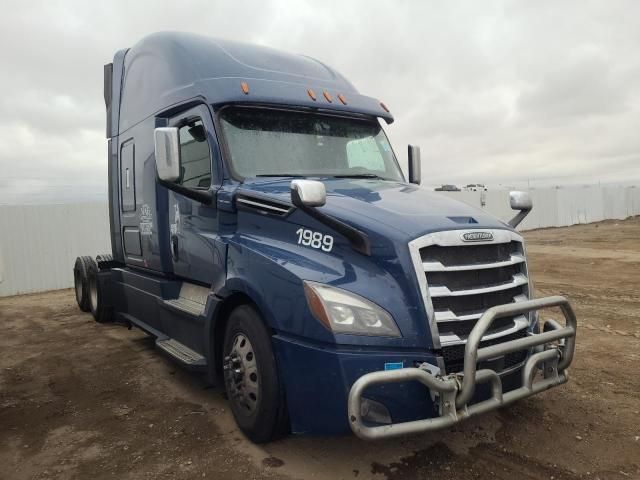 2019 Freightliner Cascadia 126