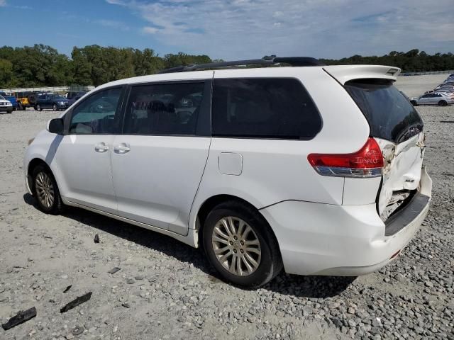 2011 Toyota Sienna XLE