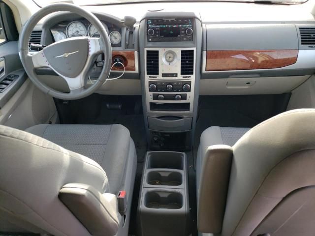 2009 Chrysler Town & Country Touring