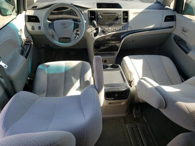 2013 Toyota Sienna LE