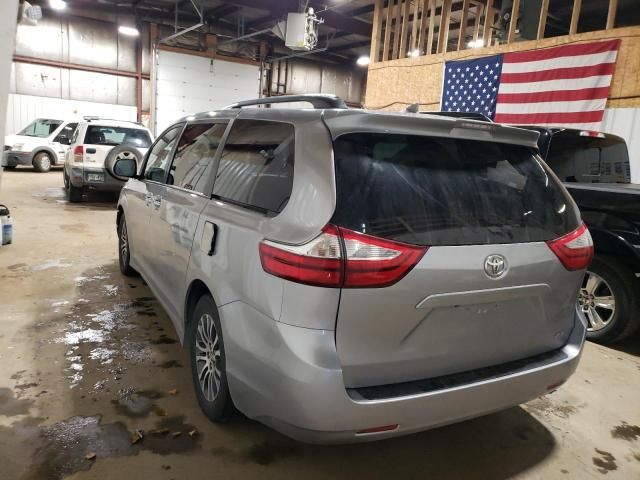 2018 Toyota Sienna XLE