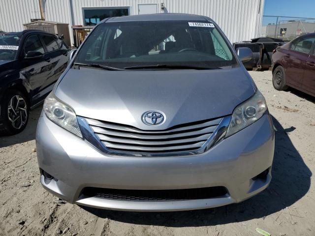 2017 Toyota Sienna LE