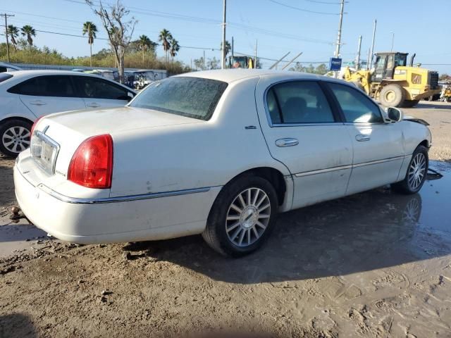 2003 Lincoln Town Car Signature